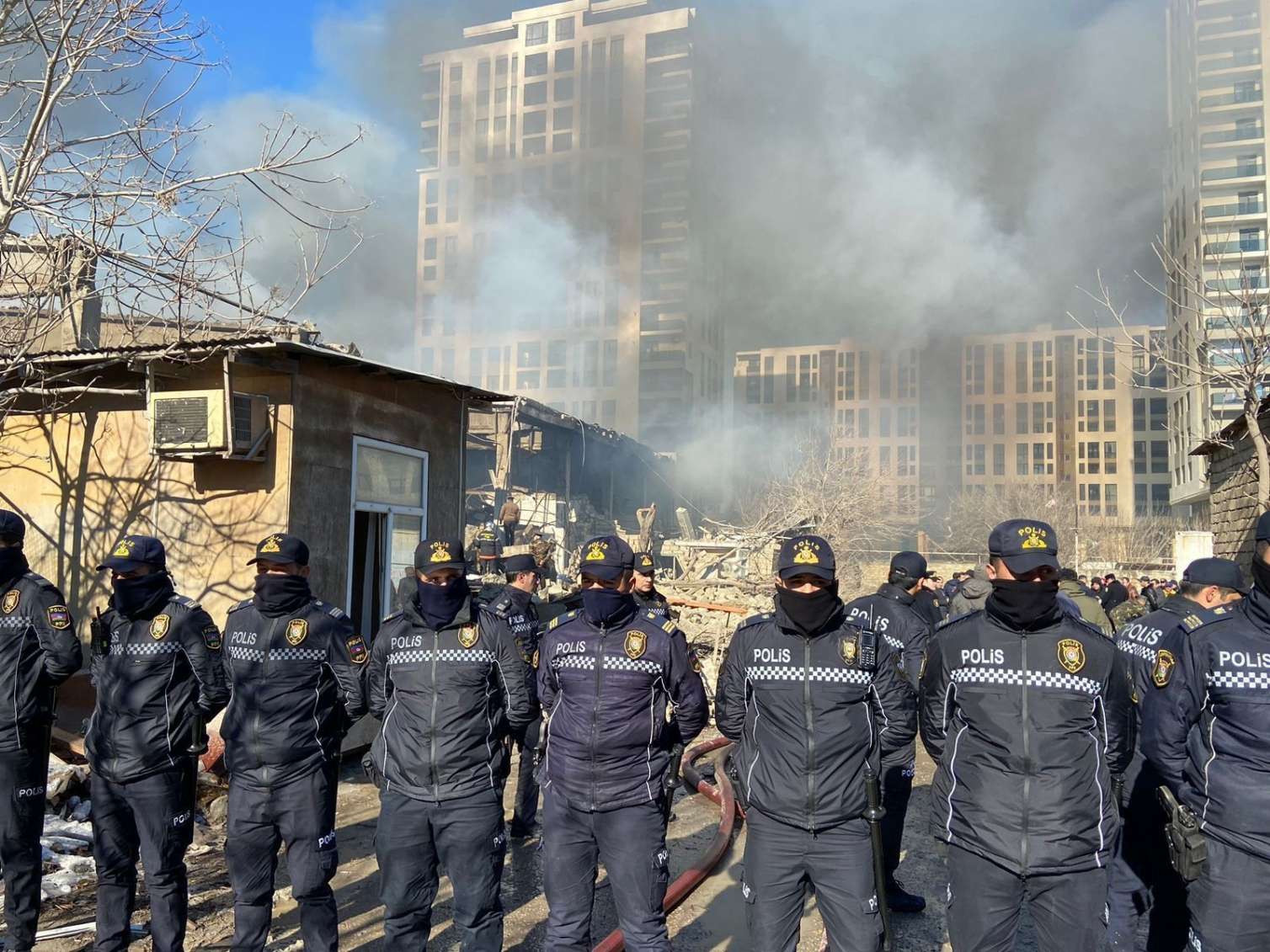 При взрыве в цехе в Баку 3 человека погибли, 24 получили ранения - ФОТО 