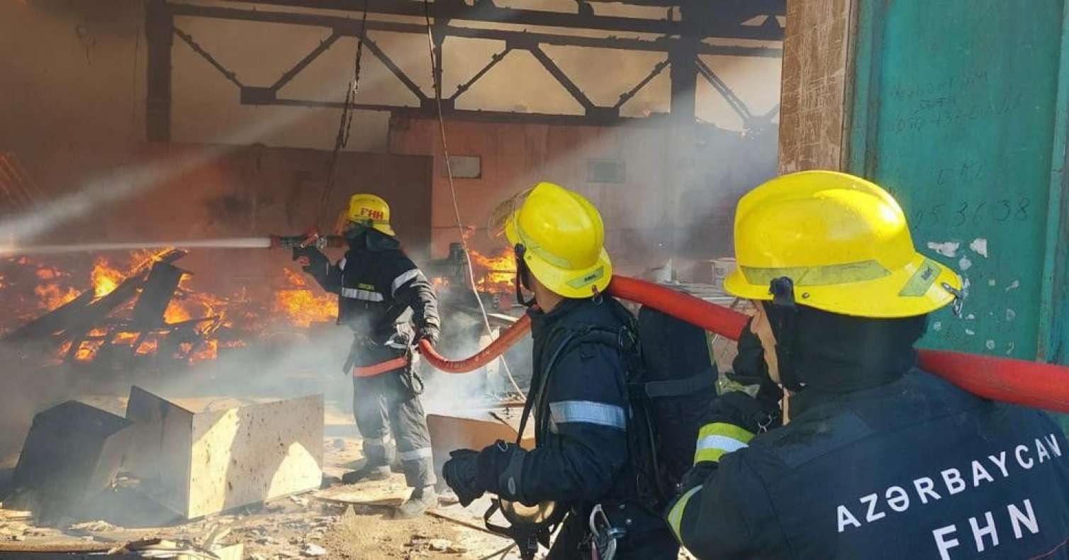 При взрыве в цехе в Баку 3 человека погибли, 24 получили ранения - ФОТО 