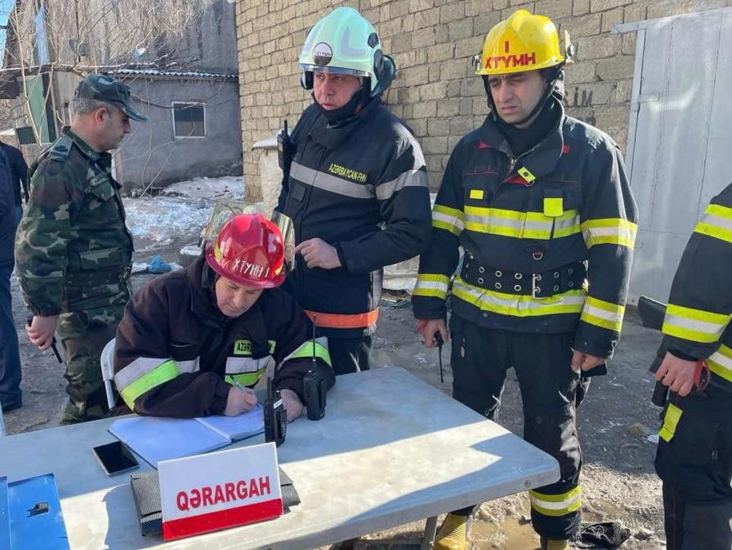 При взрыве в цехе в Баку 3 человека погибли, 24 получили ранения - ФОТО 