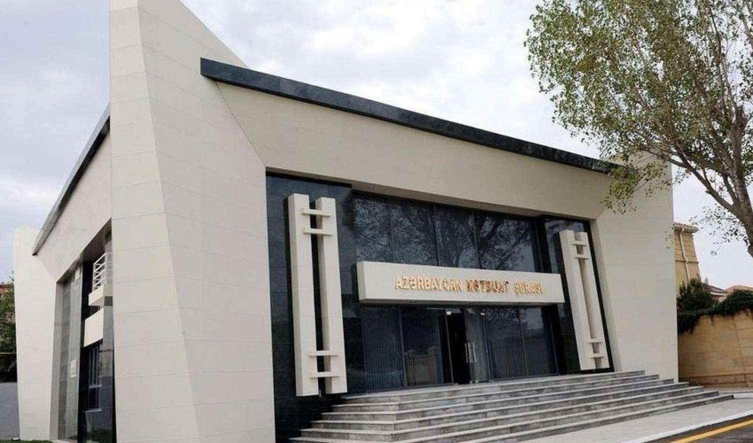 Seçki ilə bağlı jurnalistlərdən şikayət edən olub?  
