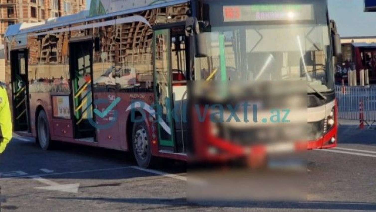 Piyada avtobusun altında qalıb öldü - Bakıda dəhşətli qəza -  FOTO
