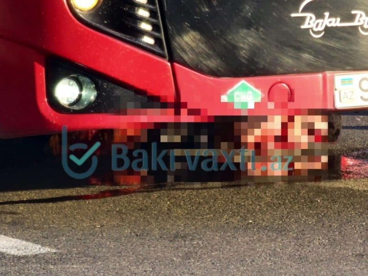 Piyada avtobusun altında qalıb öldü - Bakıda dəhşətli qəza -  FOTO
