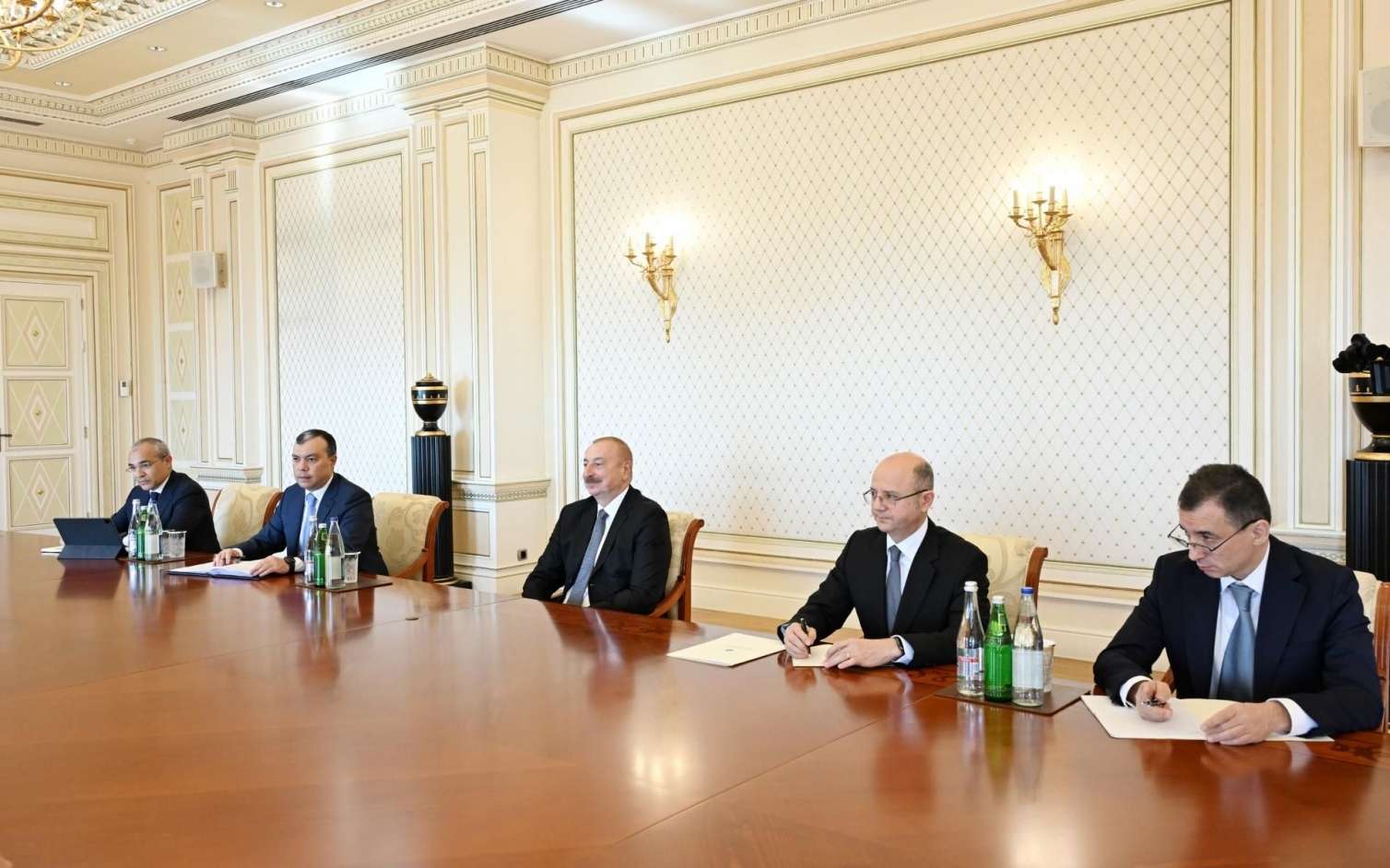 İlham Əliyev Rumıniyanın energetika nazirini qəbul etdi -  Yenilənib-FOTO