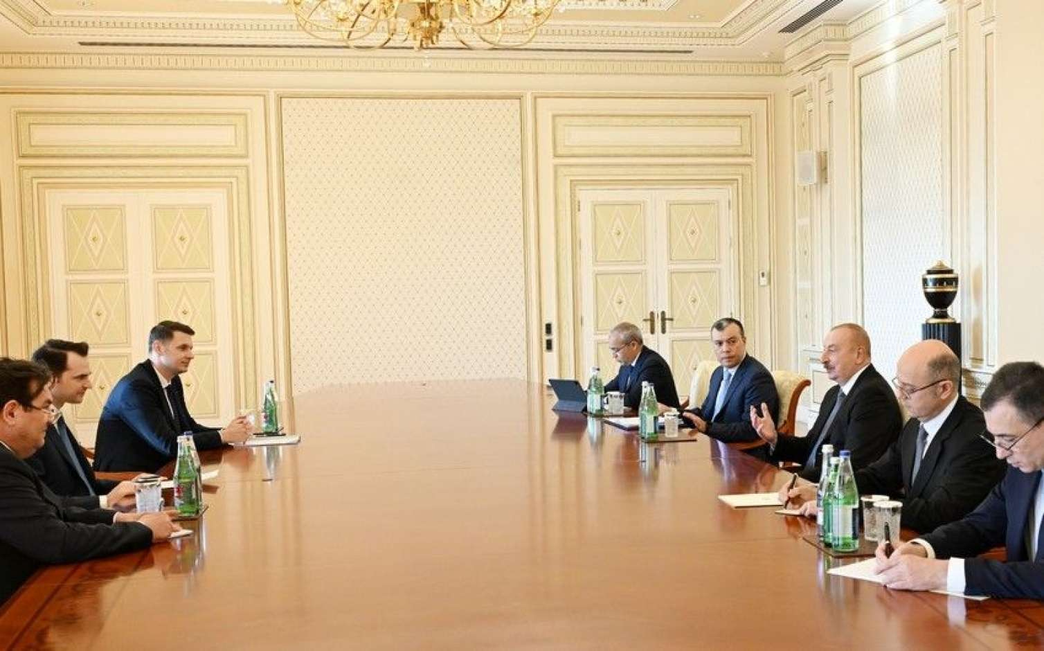 İlham Əliyev Rumıniyanın energetika nazirini qəbul etdi -  Yenilənib-FOTO