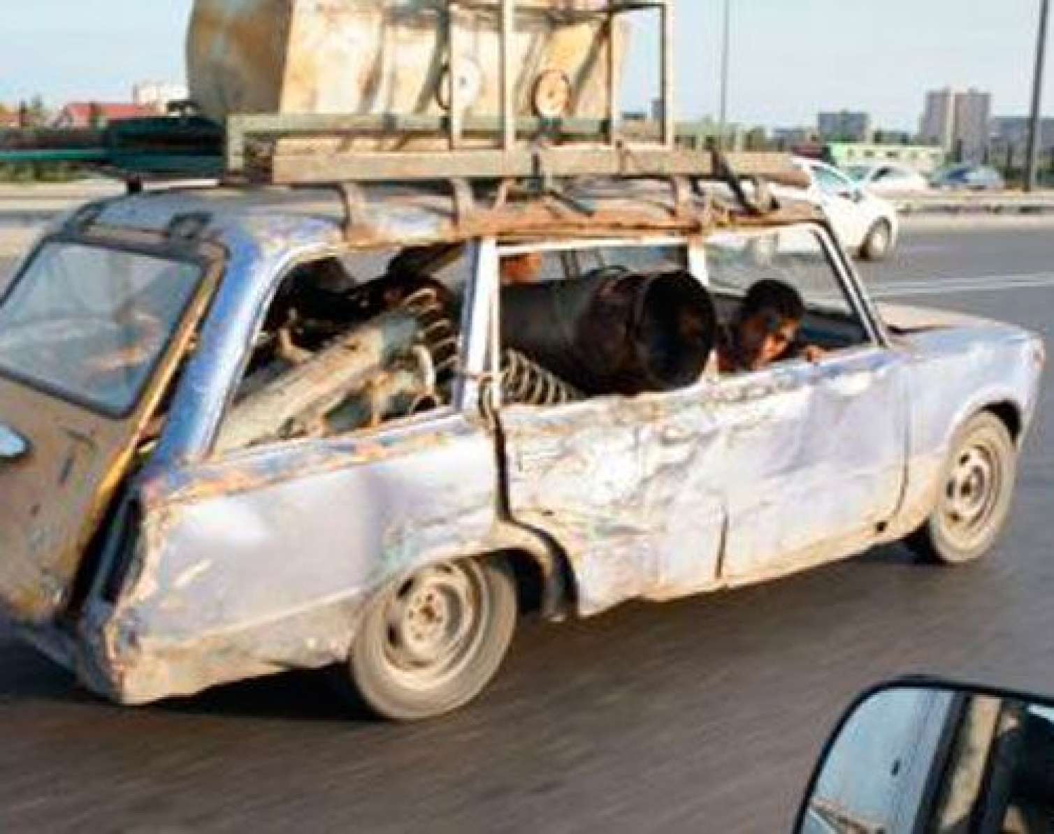 Köhnə maşını olanlar ünvanlı sosial yardıma müraciət edə bilsin - Təklif 