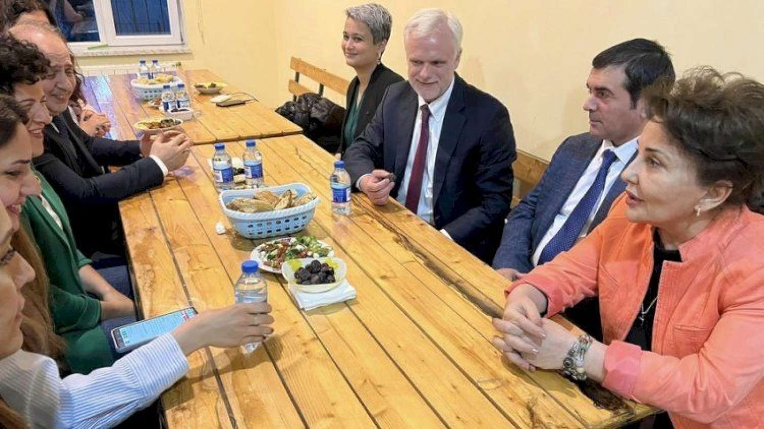 ABŞ səfiri iftar süfrəsində -FOTO 