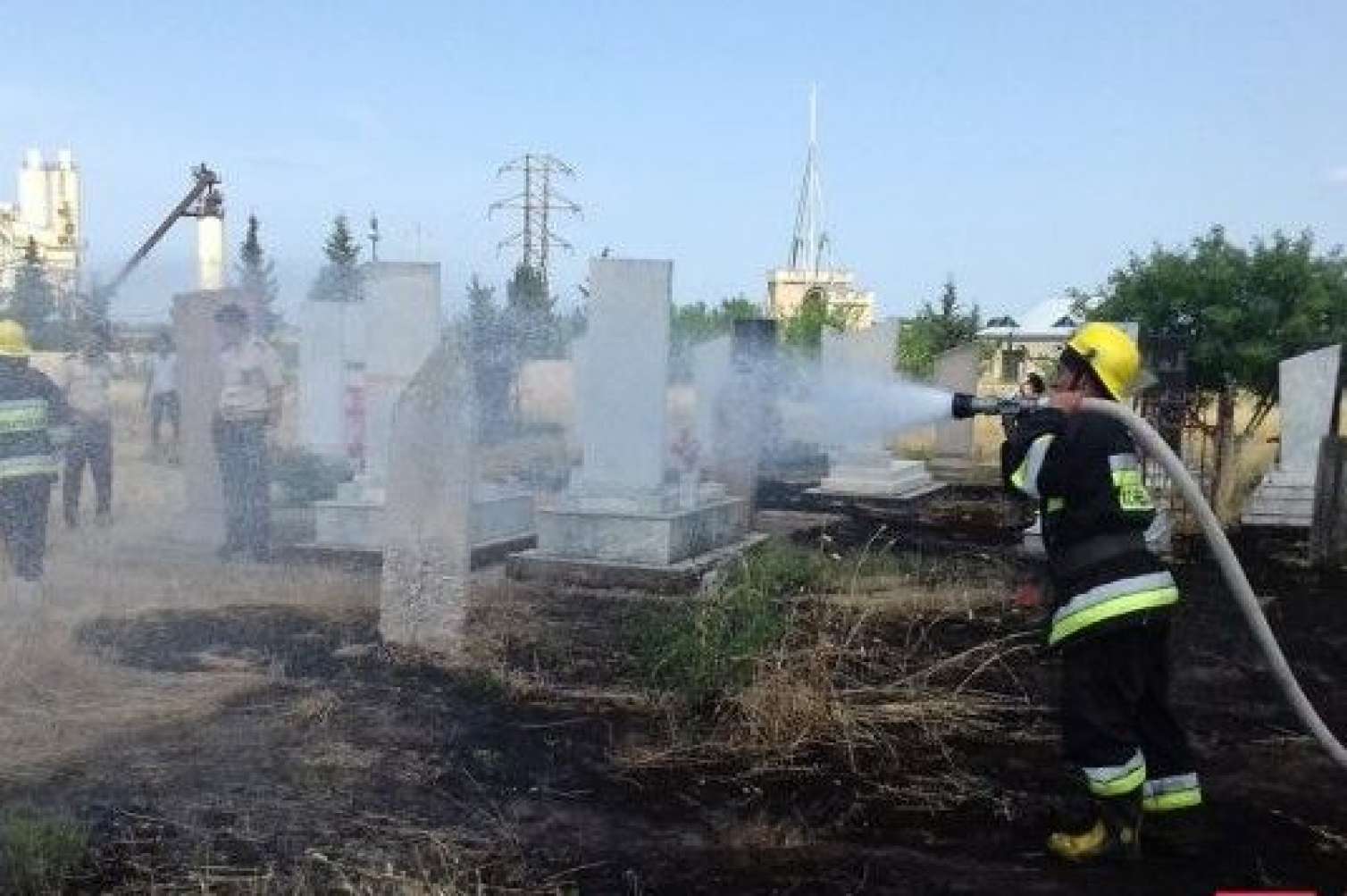 Kürdəmirdə qəbiristanlıqda YANĞIN 