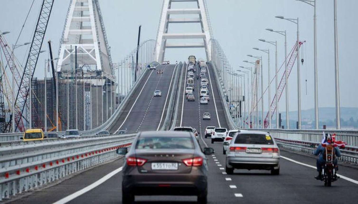 Krım körpüsü bağlandı 