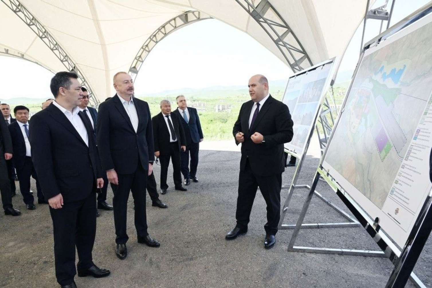 Prezidentlərə Füzulinin Baş planı təqdim edildi - FOTOLAR  