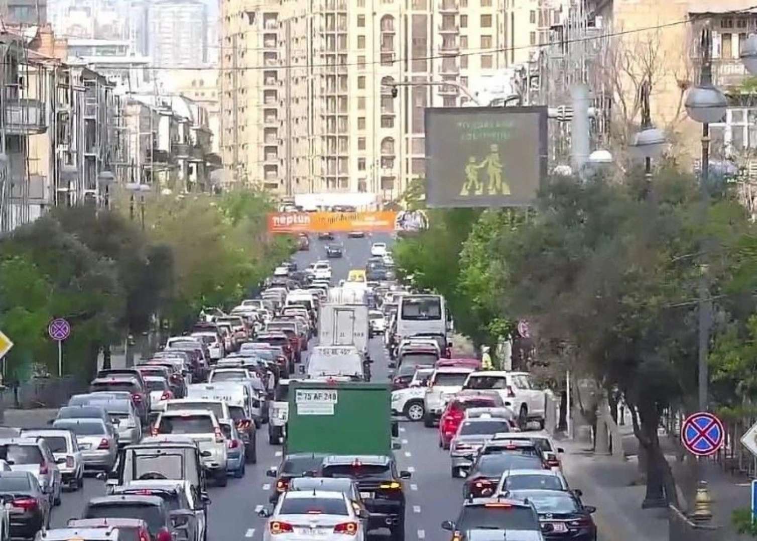 Bu 2 yolda tıxac var 