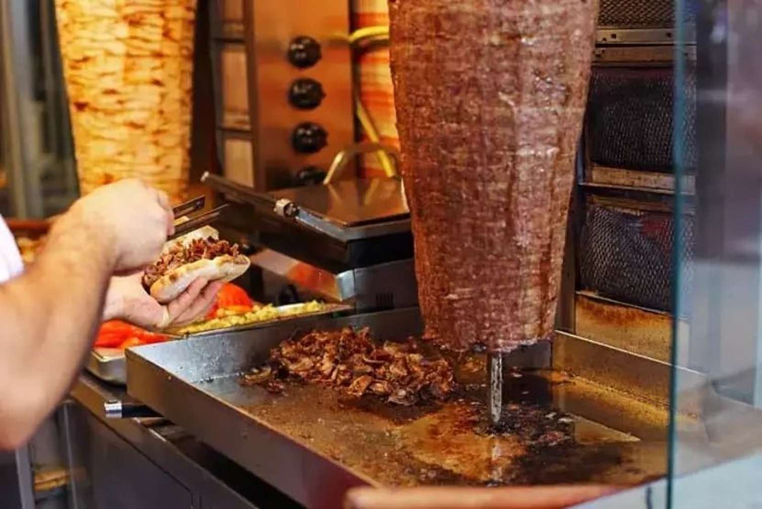 Bakteriyalı mal və toyuq dönəri... - Ekspertlərdən xəbərdarlıq  