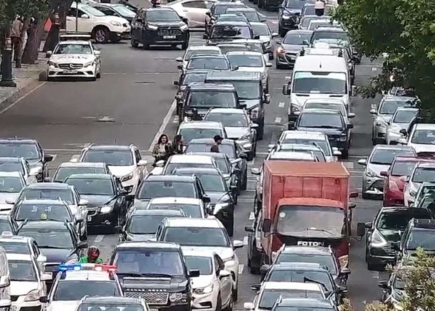 Yenə tıxac var - 13 yolda 