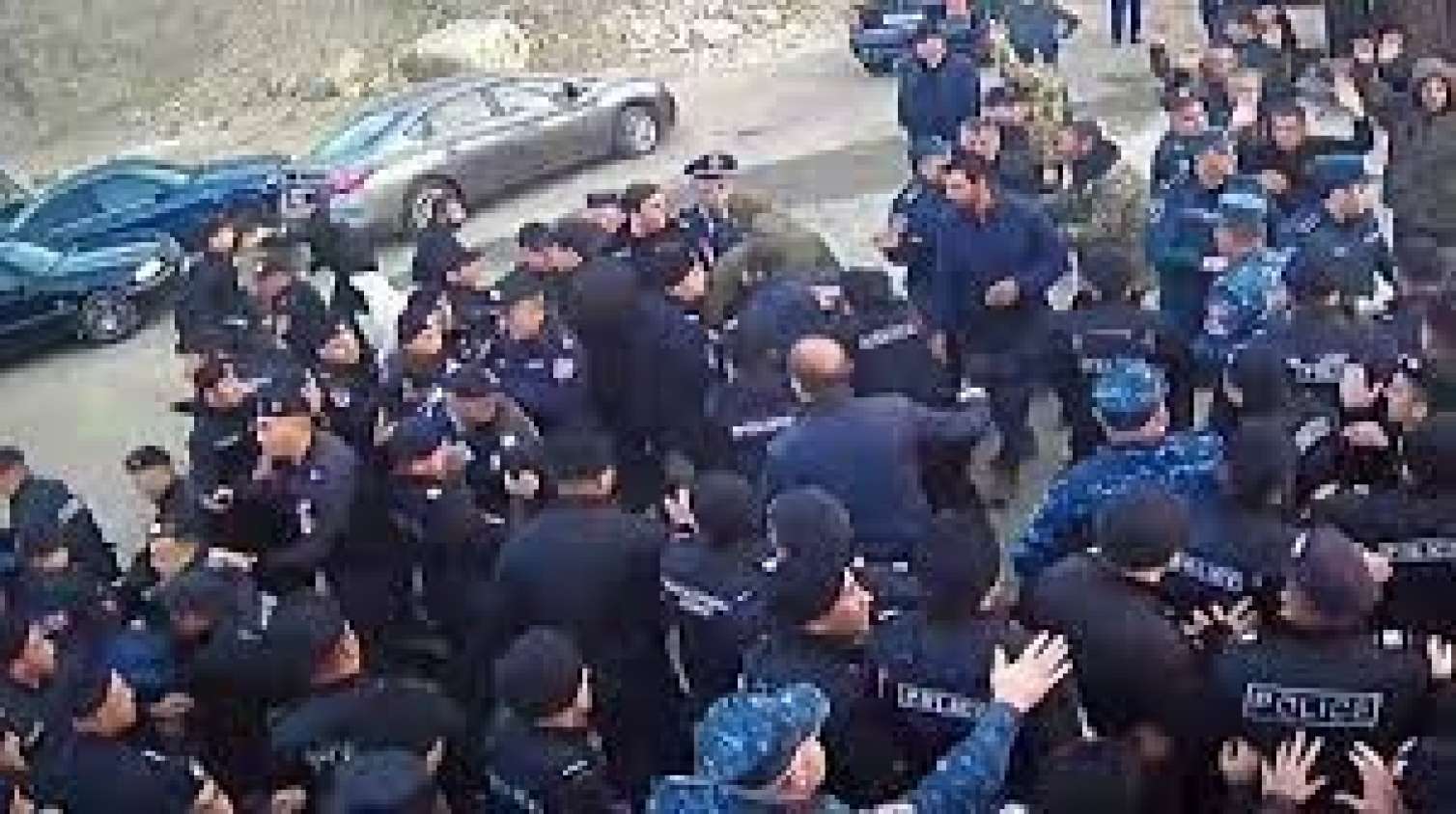 "Tutaq ki, yolu bir ay bağladınız, nə dəyişəcək?" - Tavuşda polis-vətəndaş qarşıdurması 