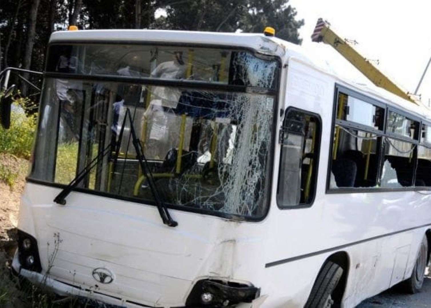 Binəqədidə avtobus qəzası - Ölənlər var 