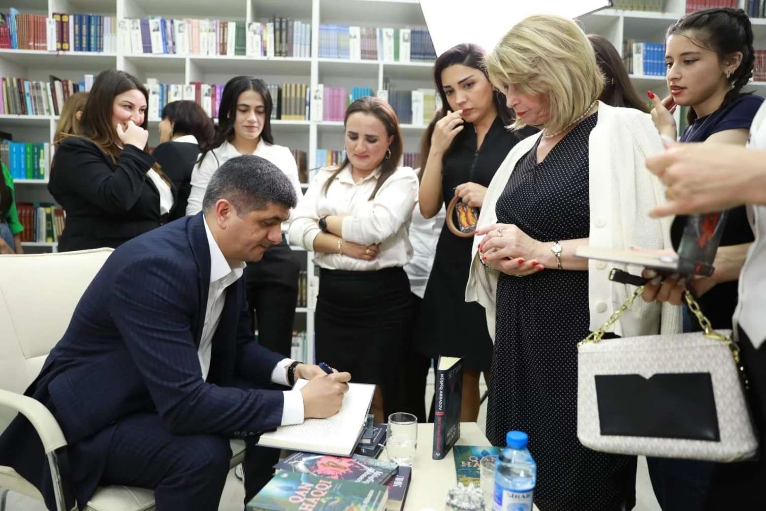 Müşfiq Abbasovla oxucuların görüşü keçirildi - FOTOLAR 