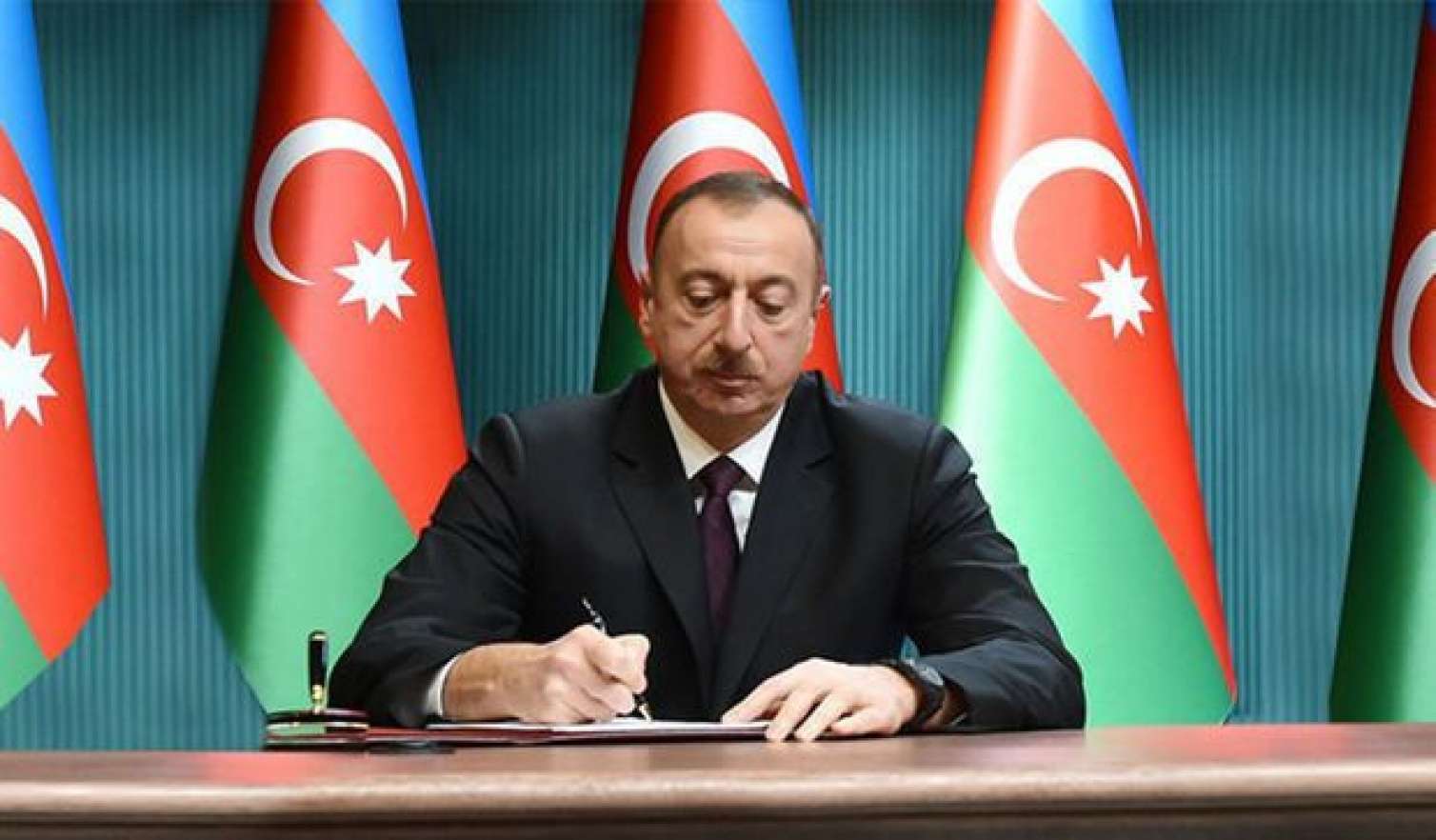 Prezident onları ƏFV ETDİ - SİYAHI 