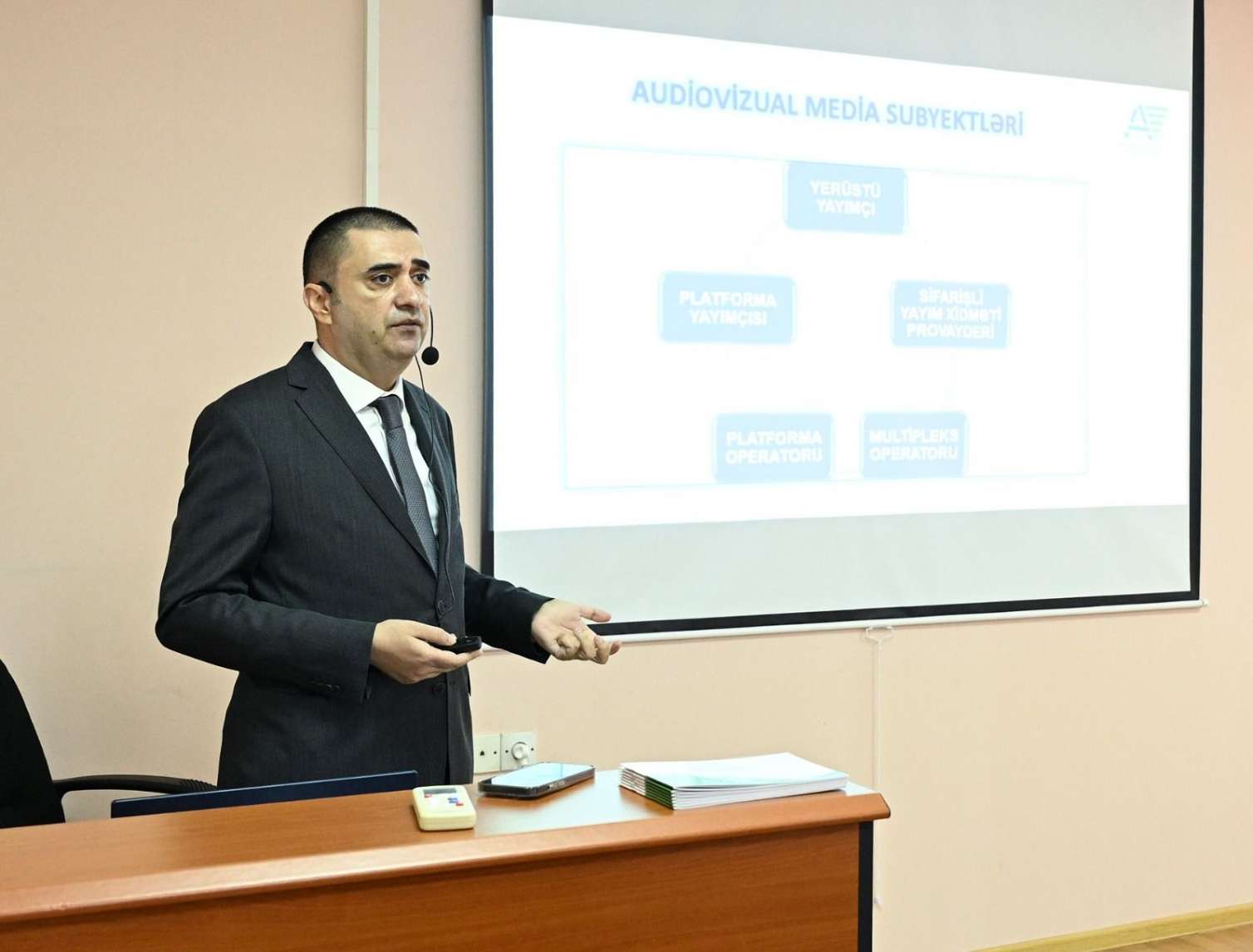 “Audiovizual media: Normalar, reallıqlar və çağırışlar” mövzusunda dəyirmi masa -  FOTO