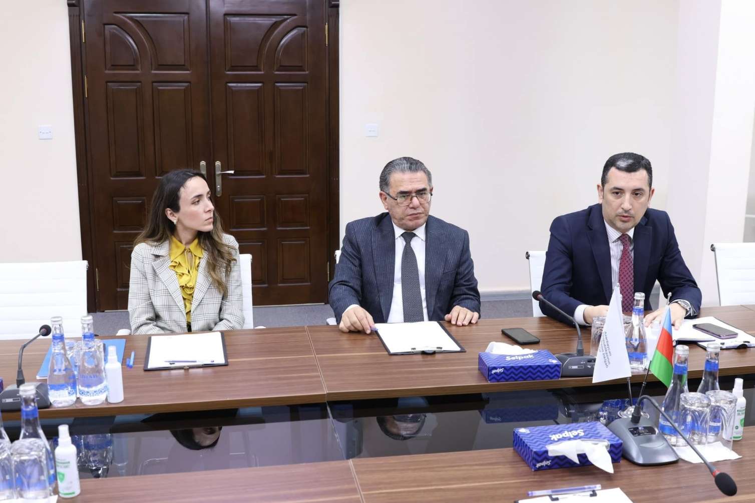 MEDİA-da mətbəə və yayım şirkətlərinin rəhbərləri ilə görüş keçirildi -  FOTO