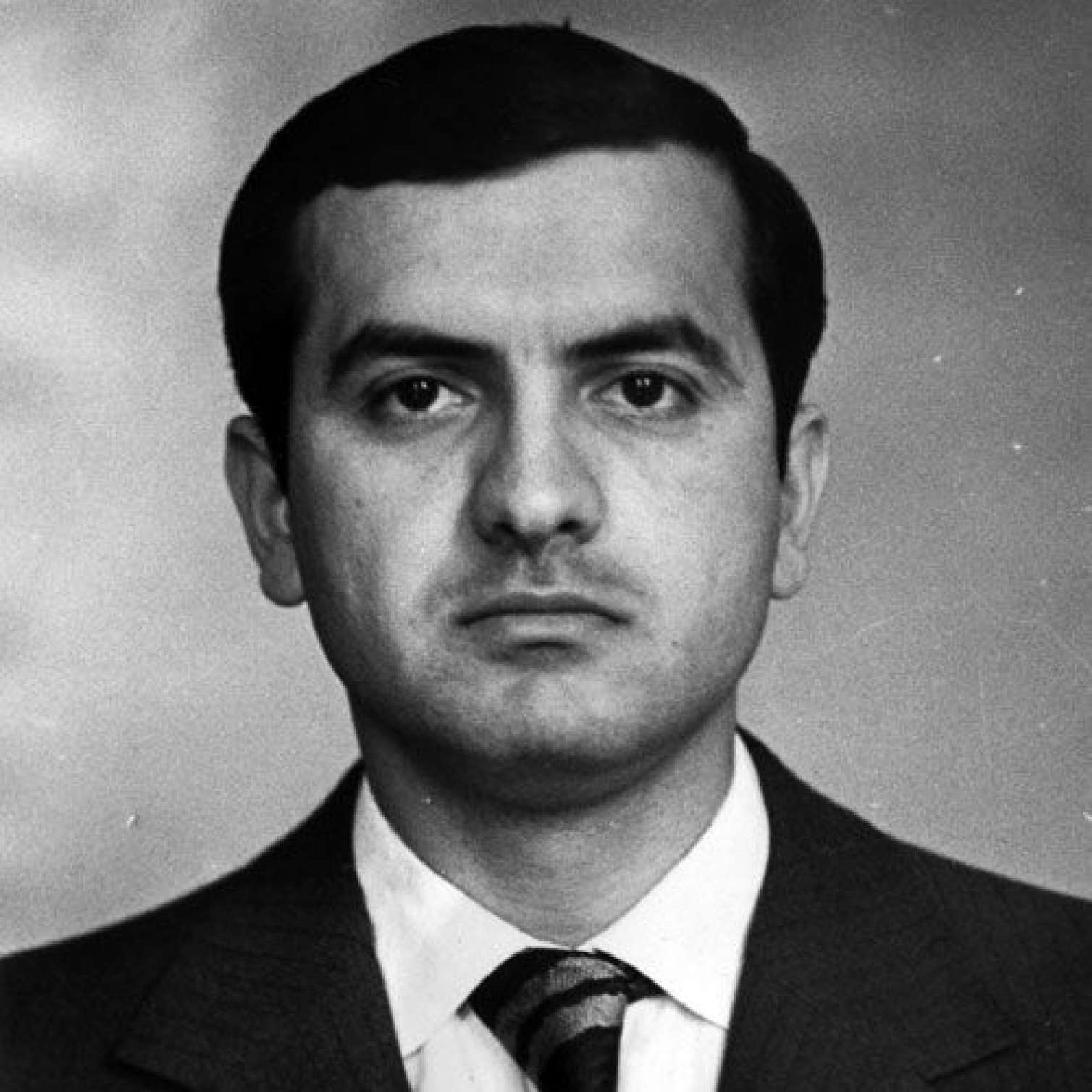 Yevtuşenkovun dostu,  Mirəli Qaşqayın kürəkəni... - Vaqif Hüseynov hansı cinayətlərdə ittiham olunurdu? 