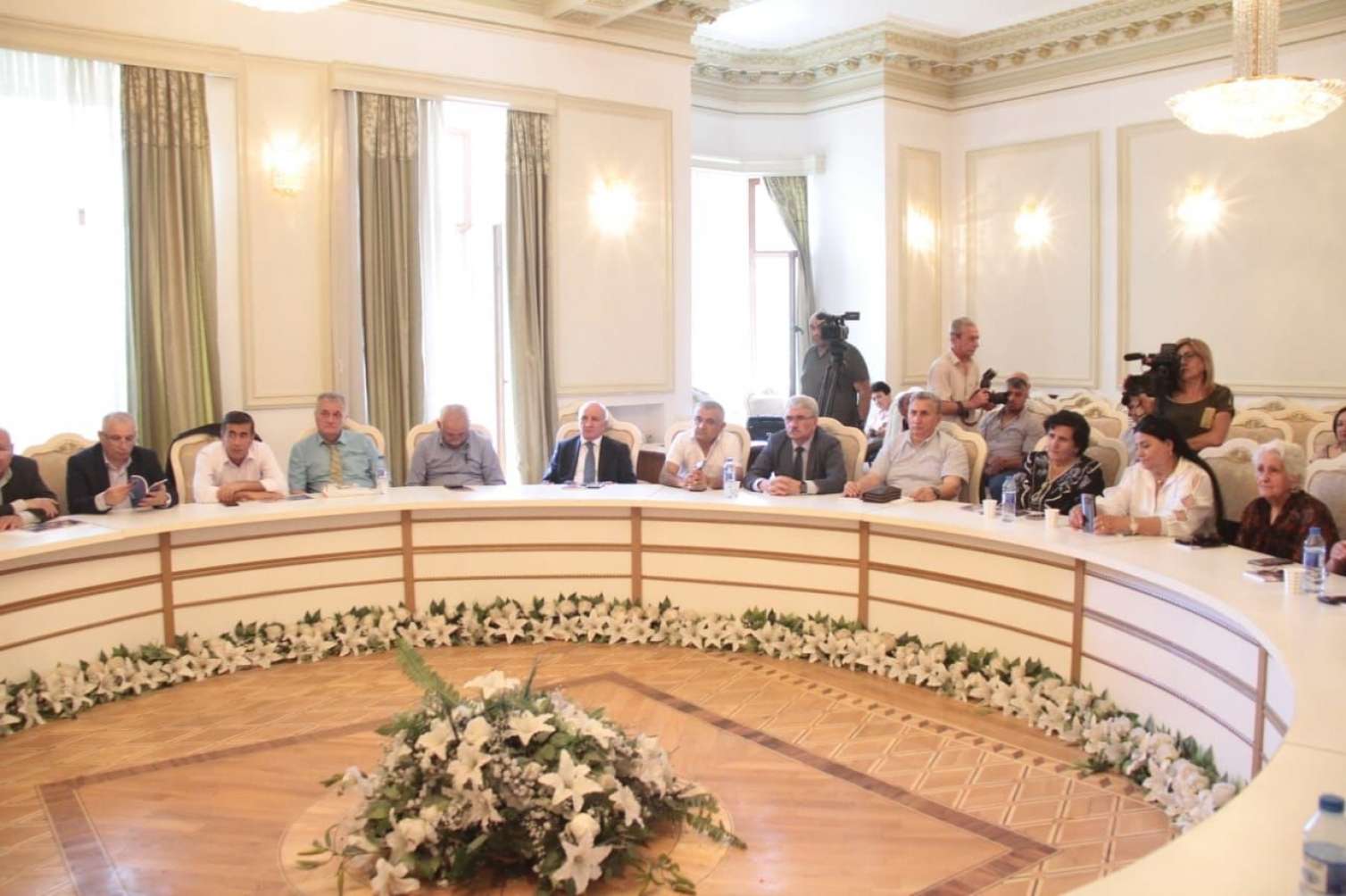 Şair Çərkəz Məcid haqqında yazılmış kitabın təqdimatı keçirildi -  FOTO