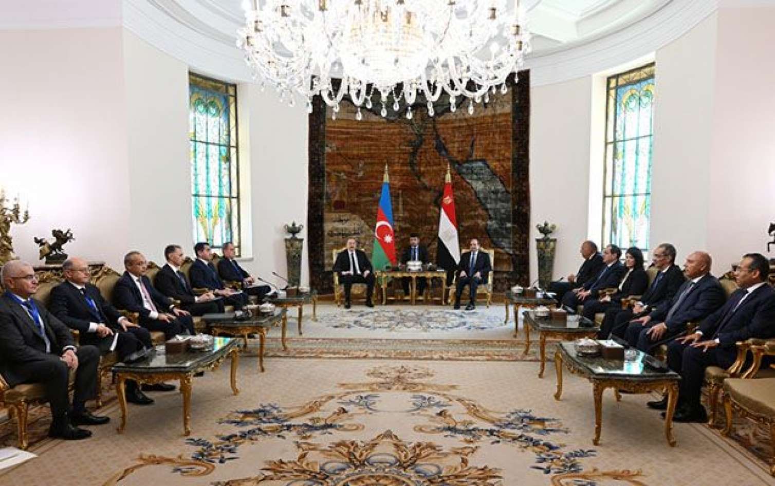 Prezidentlərin geniş tərkibdə görüşü keçirildi 