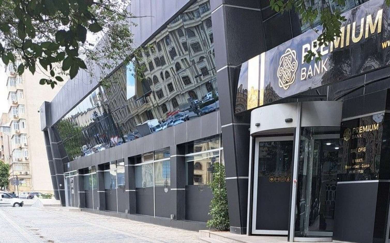 Bu bankın vəzifəli şəxsi cərimələndi 