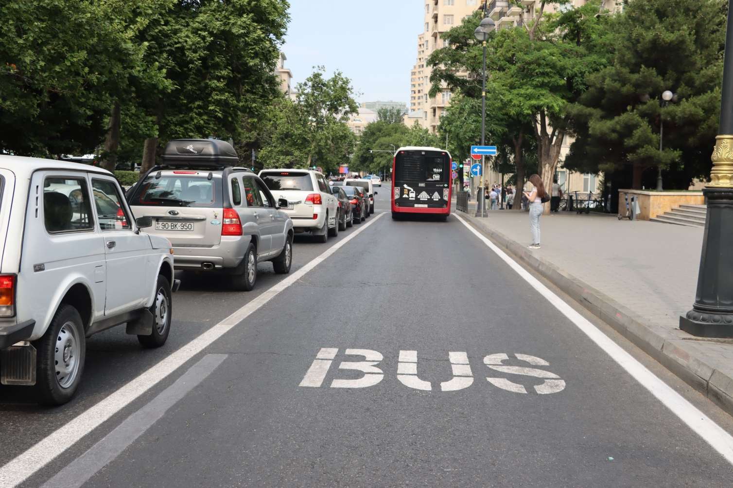 Taksilərə avtobus zolağına daxil olmağa icazə verilə bilər - Ekspert  