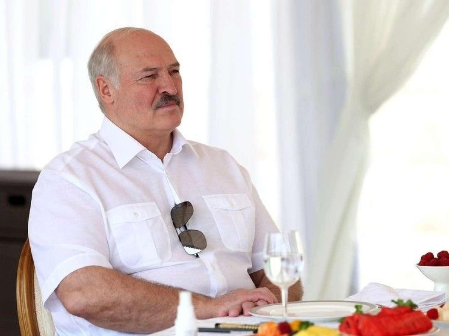 "Gecələr yuxularımda hələ də inək sağıram" - Lukaşenko 