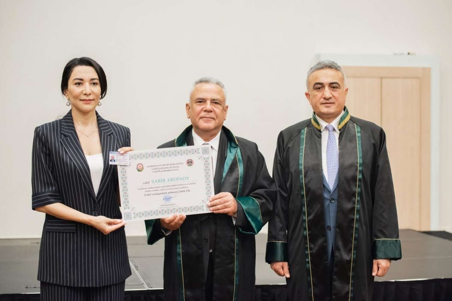 Məşhur prokuror vəkilliyə başladı - FOTO 