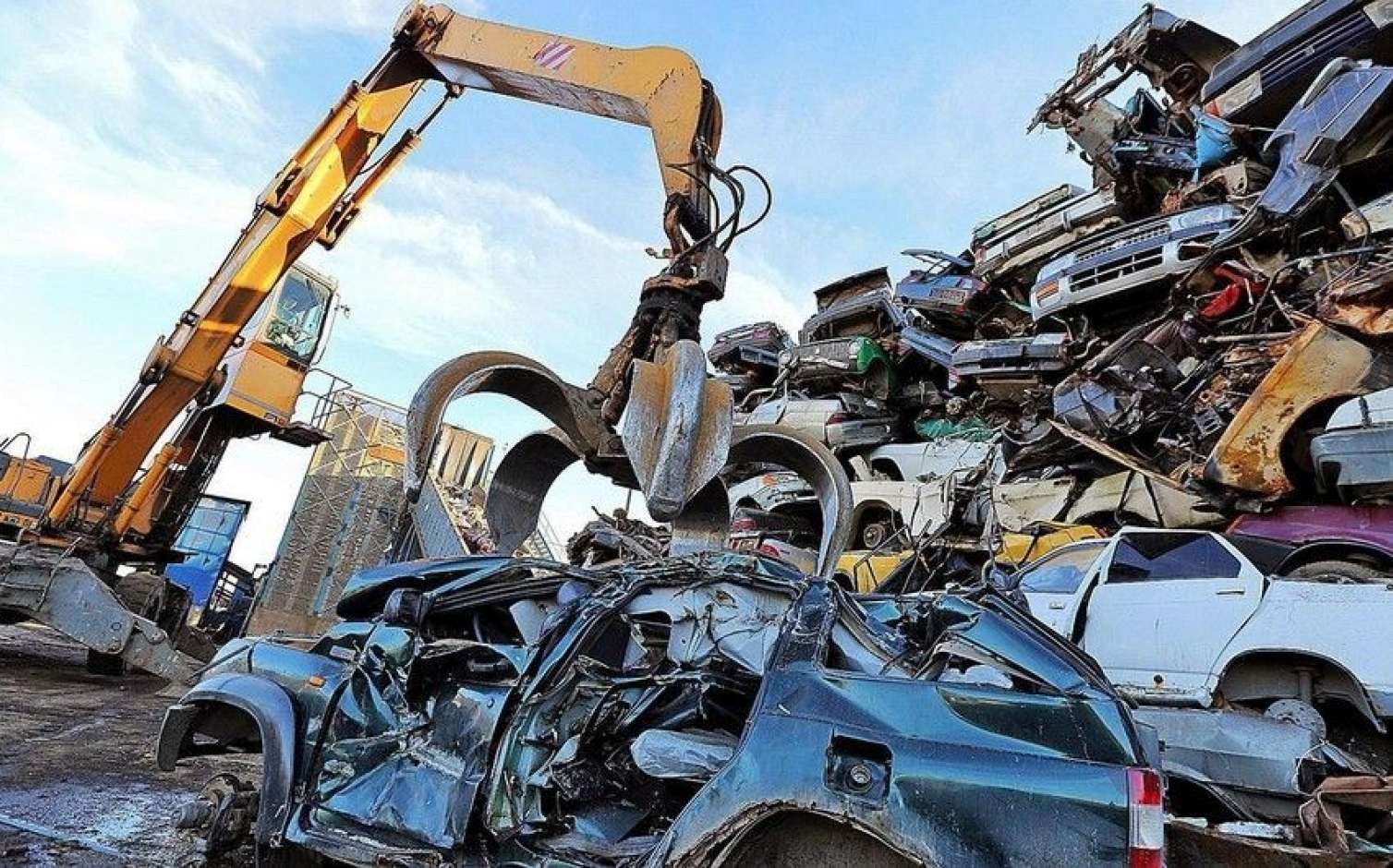 Azərbaycanda köhnə avtomobillərin utilizasiyası başlandı 