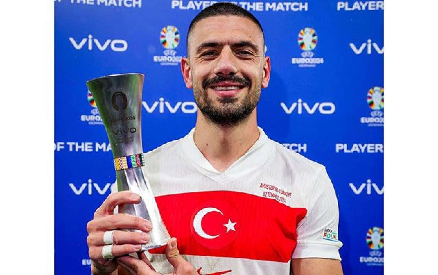 Demiral ən yaxşı futbolçu seçildi 