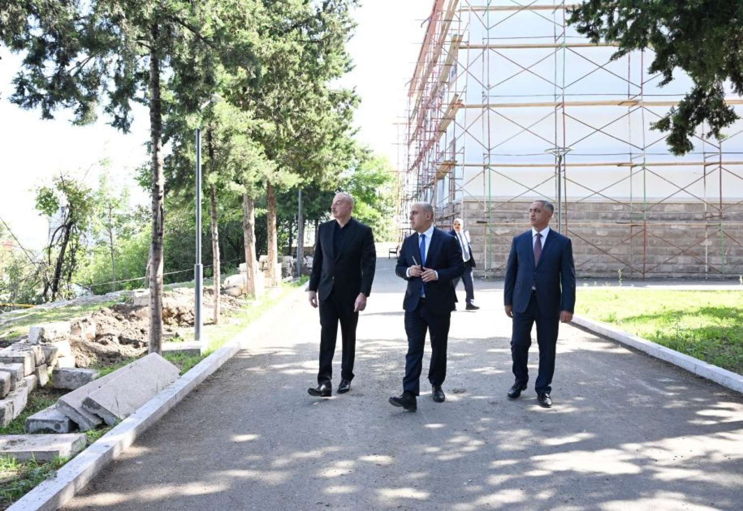 Prezident Qarabağ Universitetində görülən işlərlə tanış oldu -  Yenilənib-FOTO