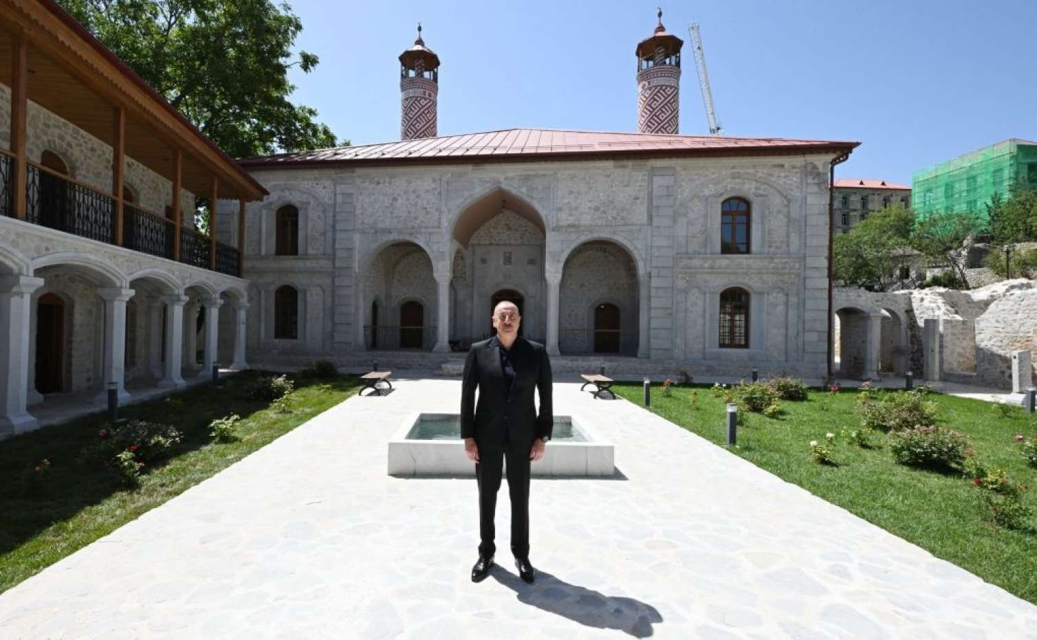 Prezident Aşağı Gövhər Ağa məscidində -  FOTO