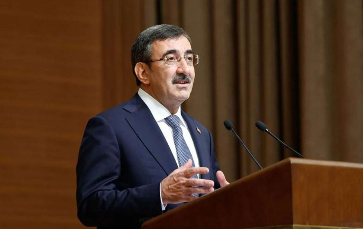 Cevdet Yılmaz Azərbaycana gəldi 