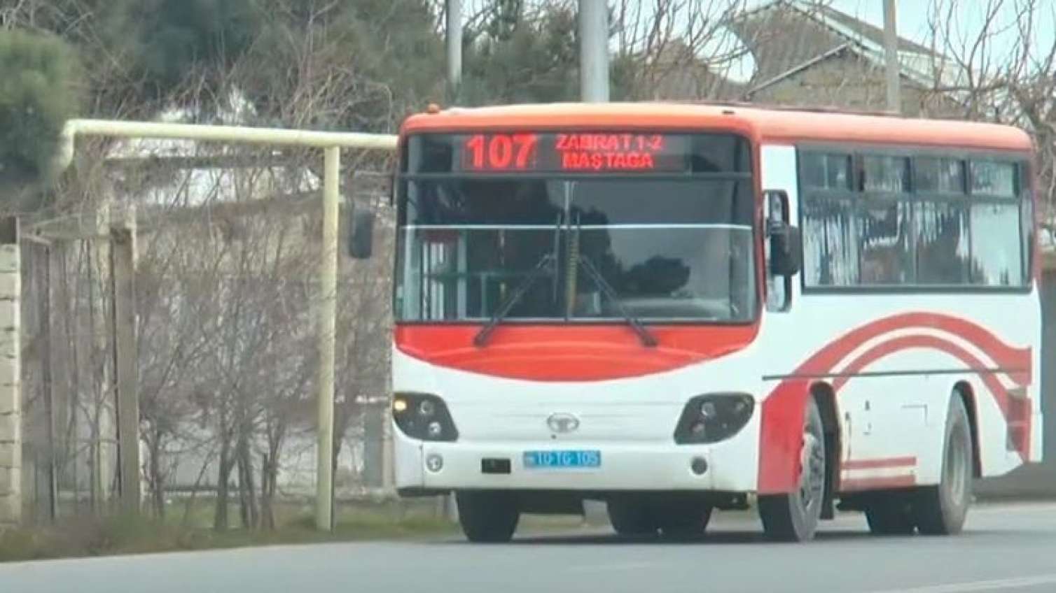 "Koroğlu" - Buzovna avtobusunun sürücüsü sərnişinlərdən niyə artıq pul istəyir? 