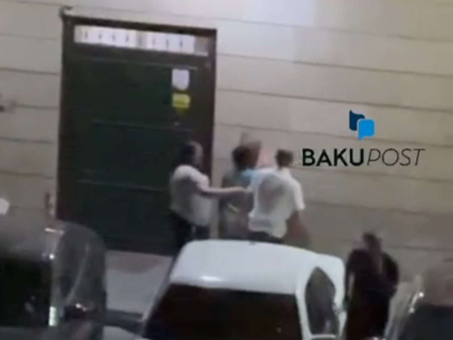 Bakıda qoca kişini döyən şəxs saxlanıldı -  Yenilənib-VİDEO