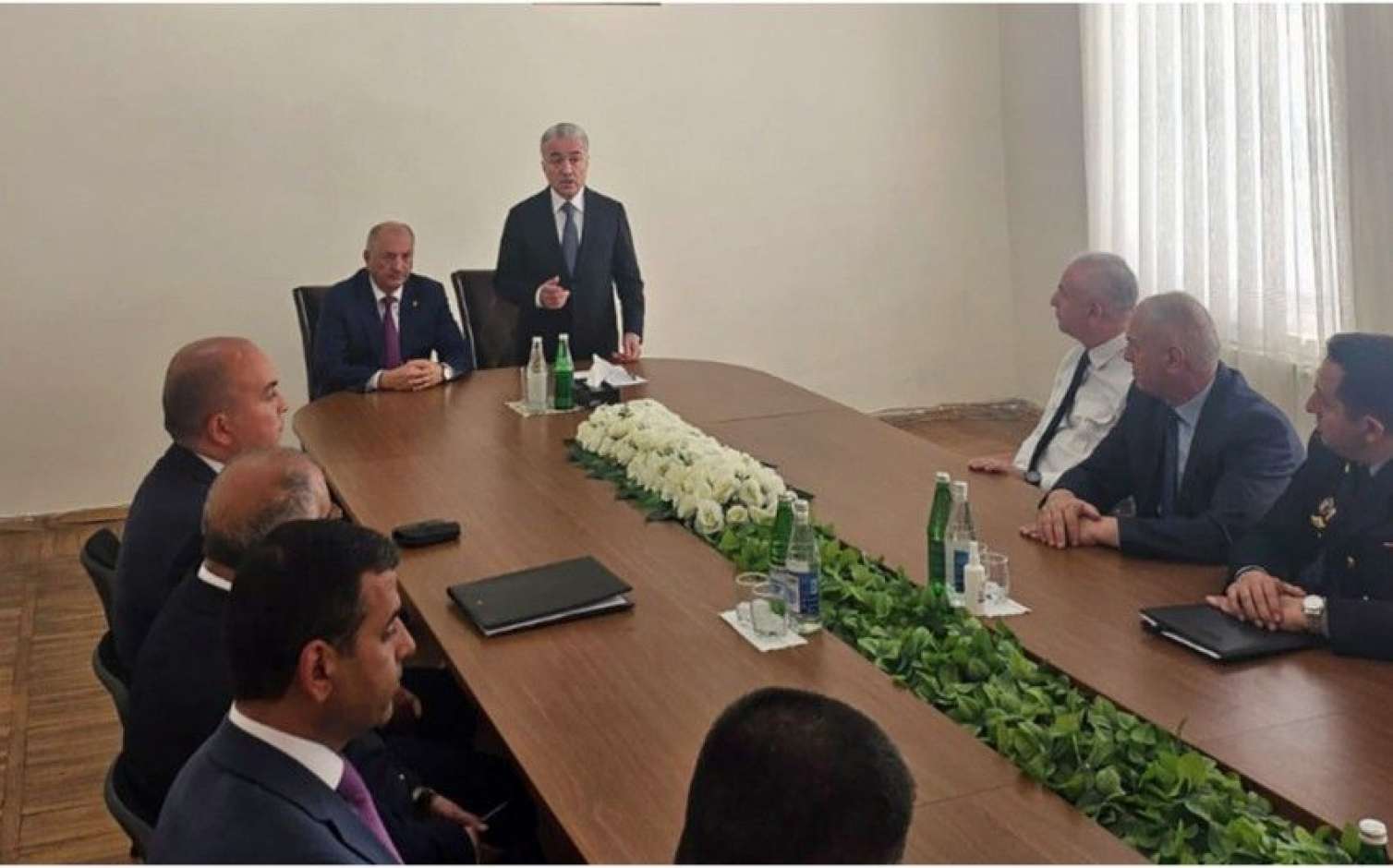  Prezidentinin köməkçisi yeni icra başçısını kollektivə təqdim etdi  