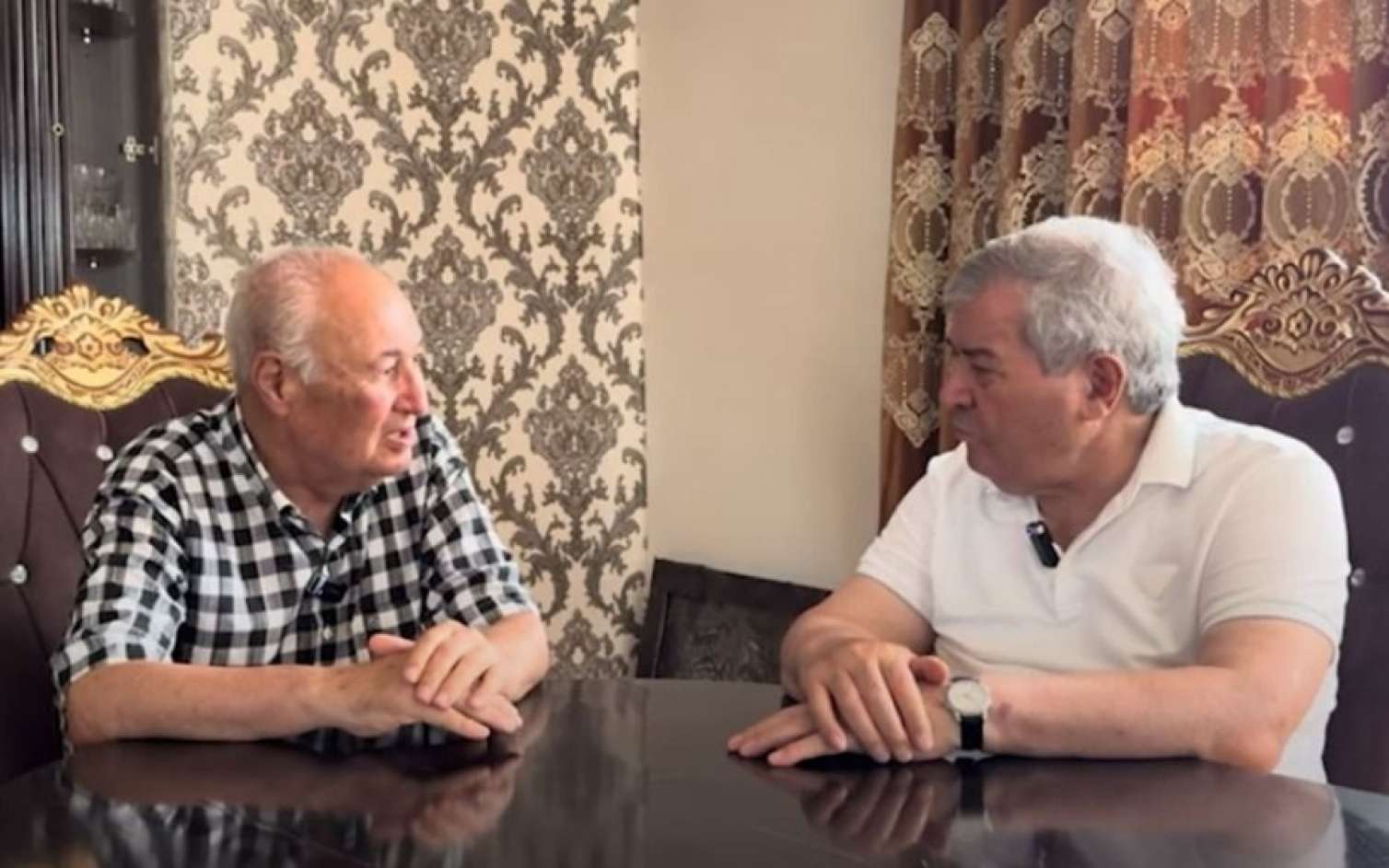 Şairlər arasında kəndli-şəhərli davası: Tofiq Hüseyn "Sabir Rüstəmxanlı söhbətləri"ndə - VİDEO 