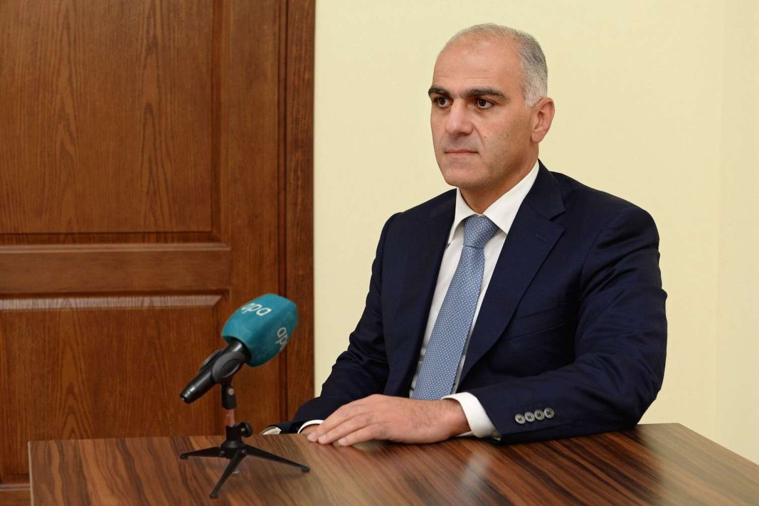 İşsiz qalan taksi sürücülərinə  nazir müavinindən TƏKLİF