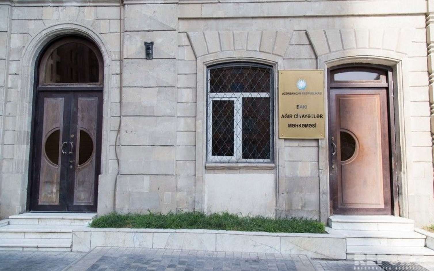 Rüşvət almaqda təqsirləndirilən sabiq direktorunun istintaqı başa çatdı 