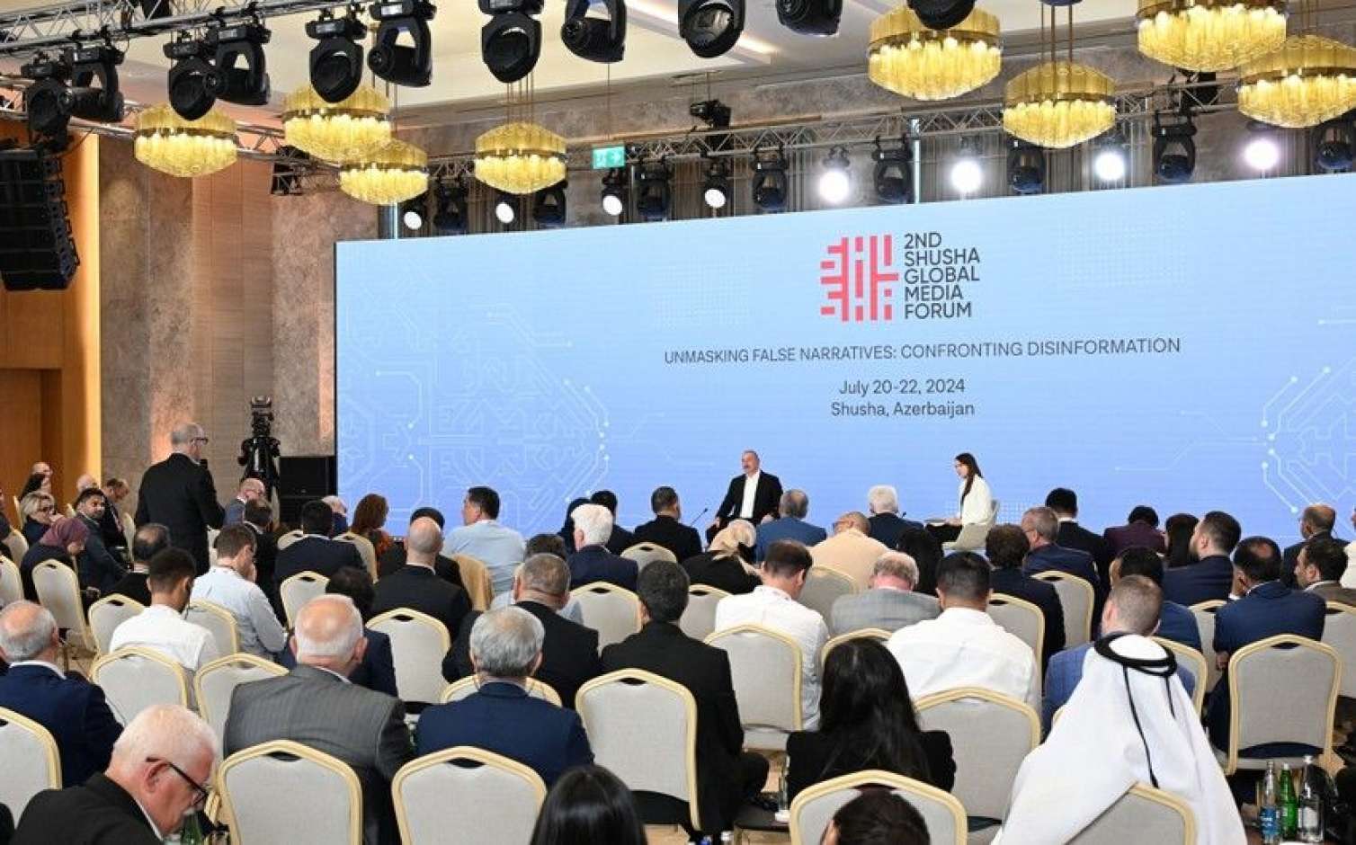 Media Forum iştirakçılarının şərəfinə ziyafət verildi  