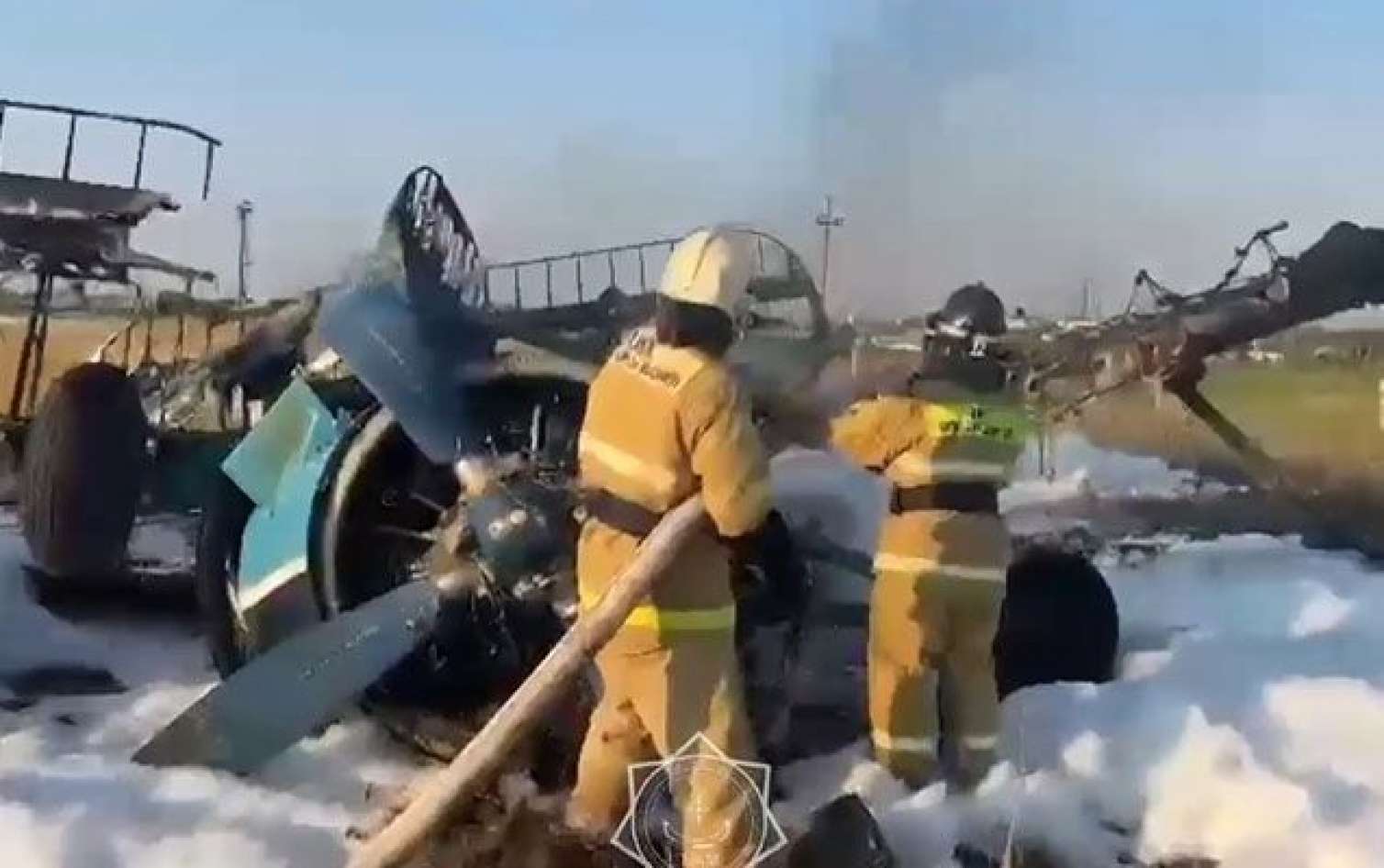 Qazaxıstanda təyyarə qəzaya uğradı - FOTO 