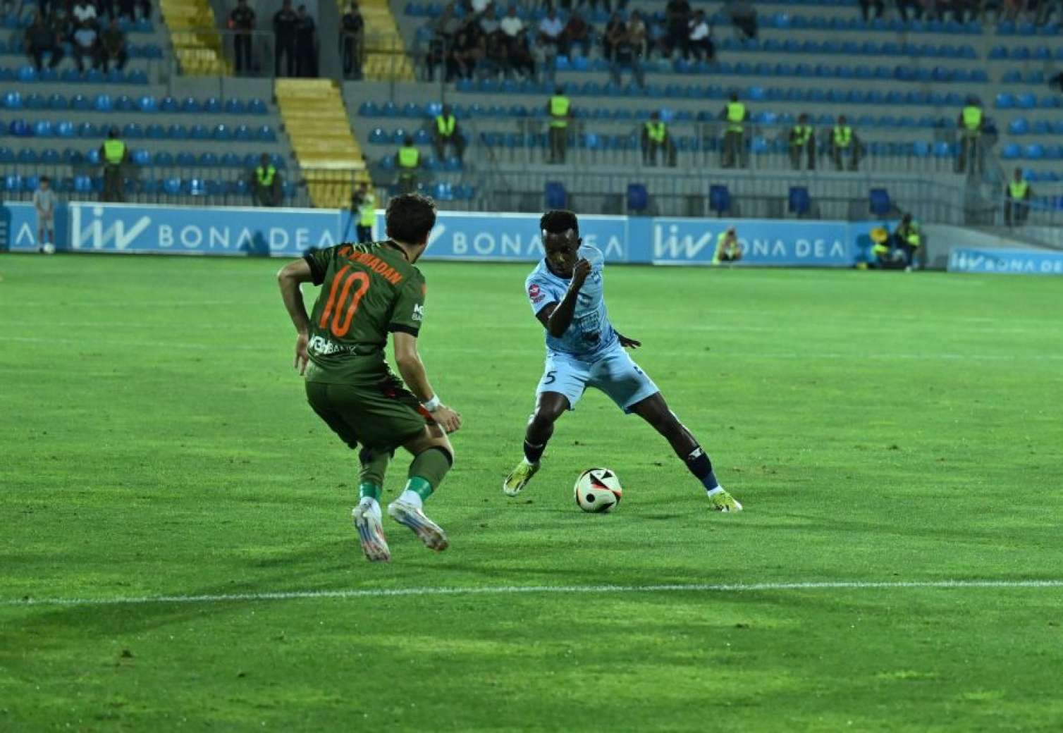 "Zirə" Slovakiya klubunu darmadağın etdi  