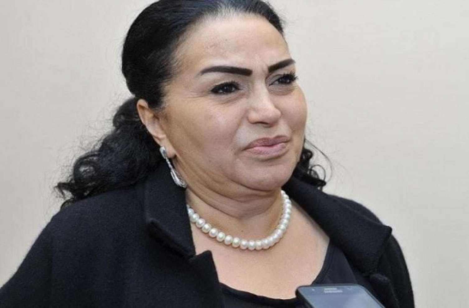 “Kirayədə yaşayıram, qızıllarımı satıb dolanıram” - Firuzə İbadova  