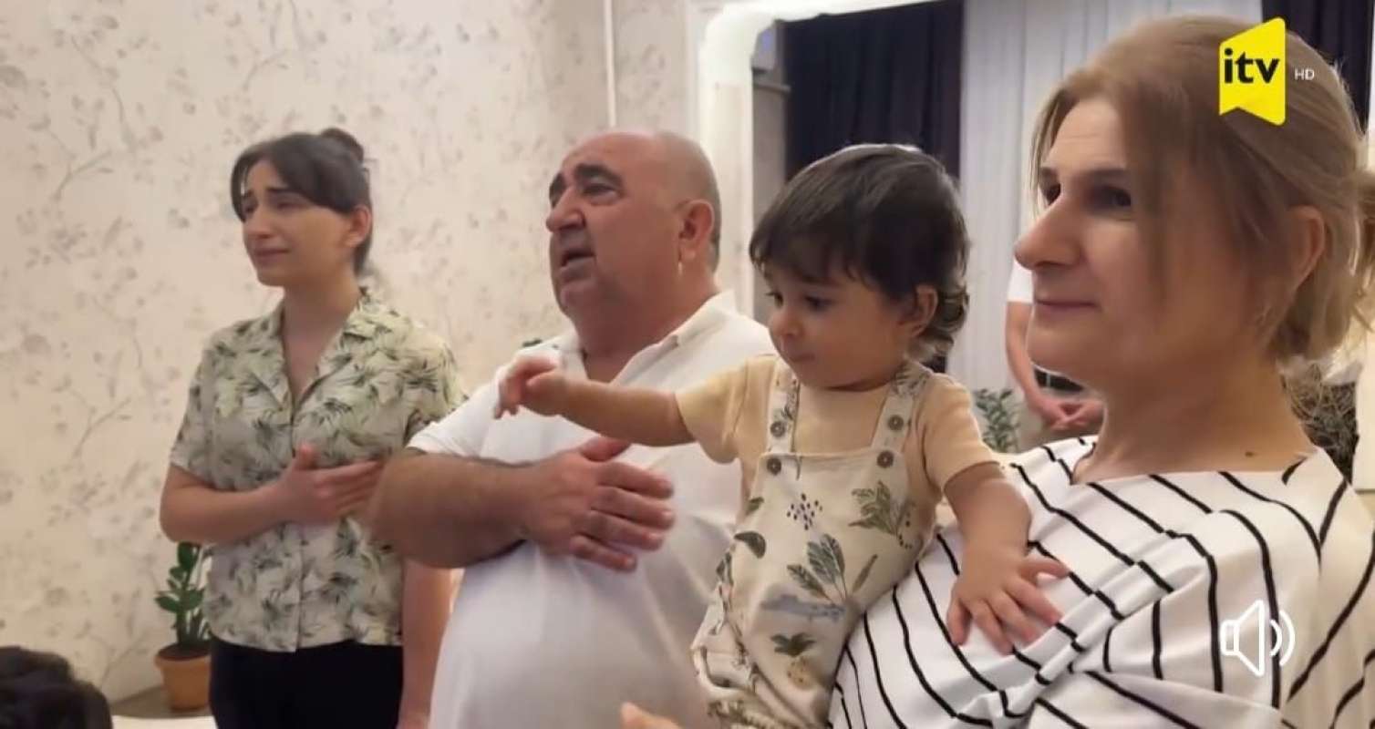 Ailəsi himnimizi Hidayətlə birlikdə oxudu - VİDEO 