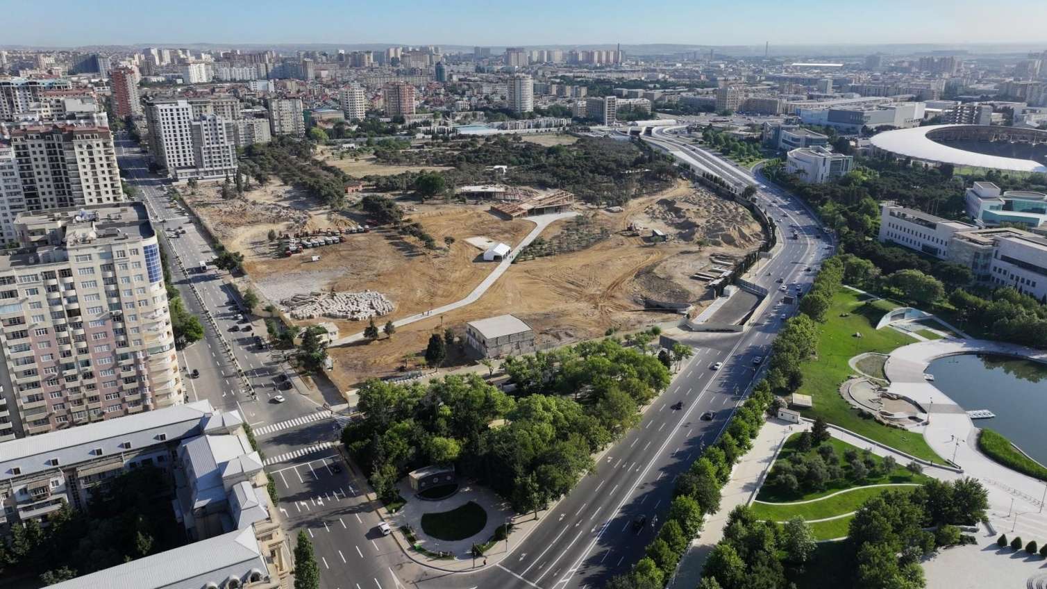 Prezident yeni parkdakı işlərin gedişi ilə tanış oldu -  FOTO