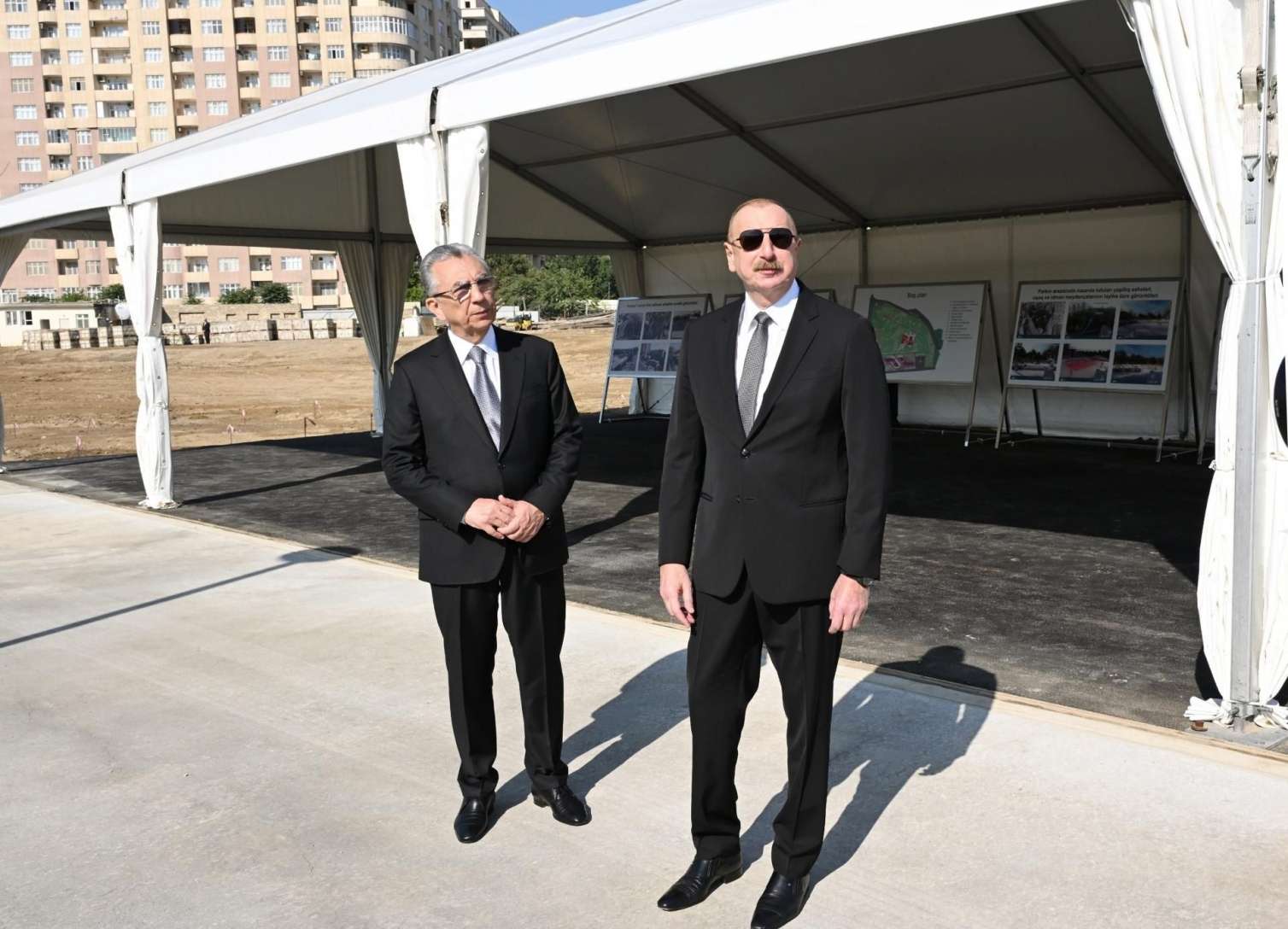 Prezident yeni parkdakı işlərin gedişi ilə tanış oldu -  FOTO