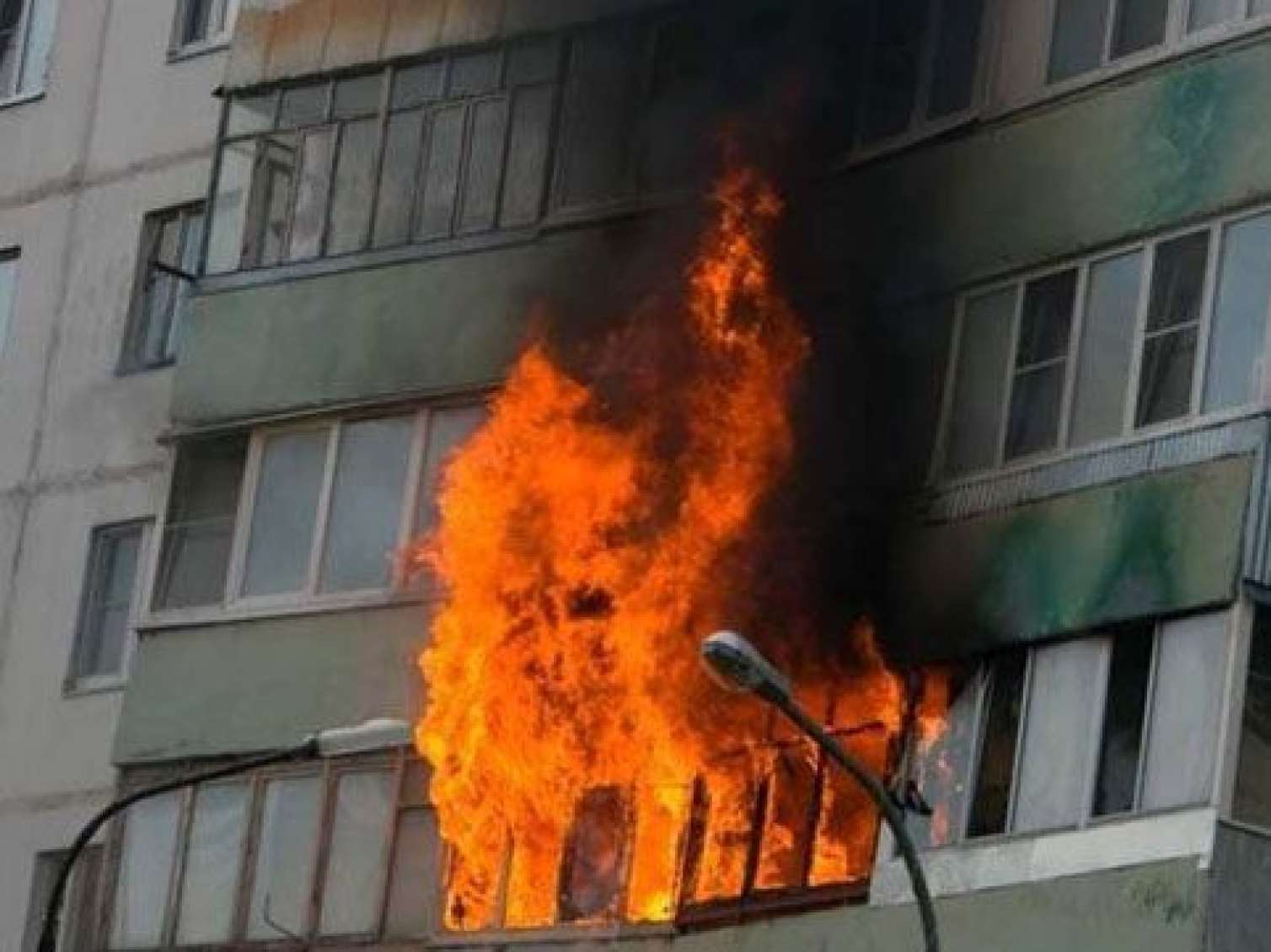 Bakıda yaşayış binasında YANĞIN 
