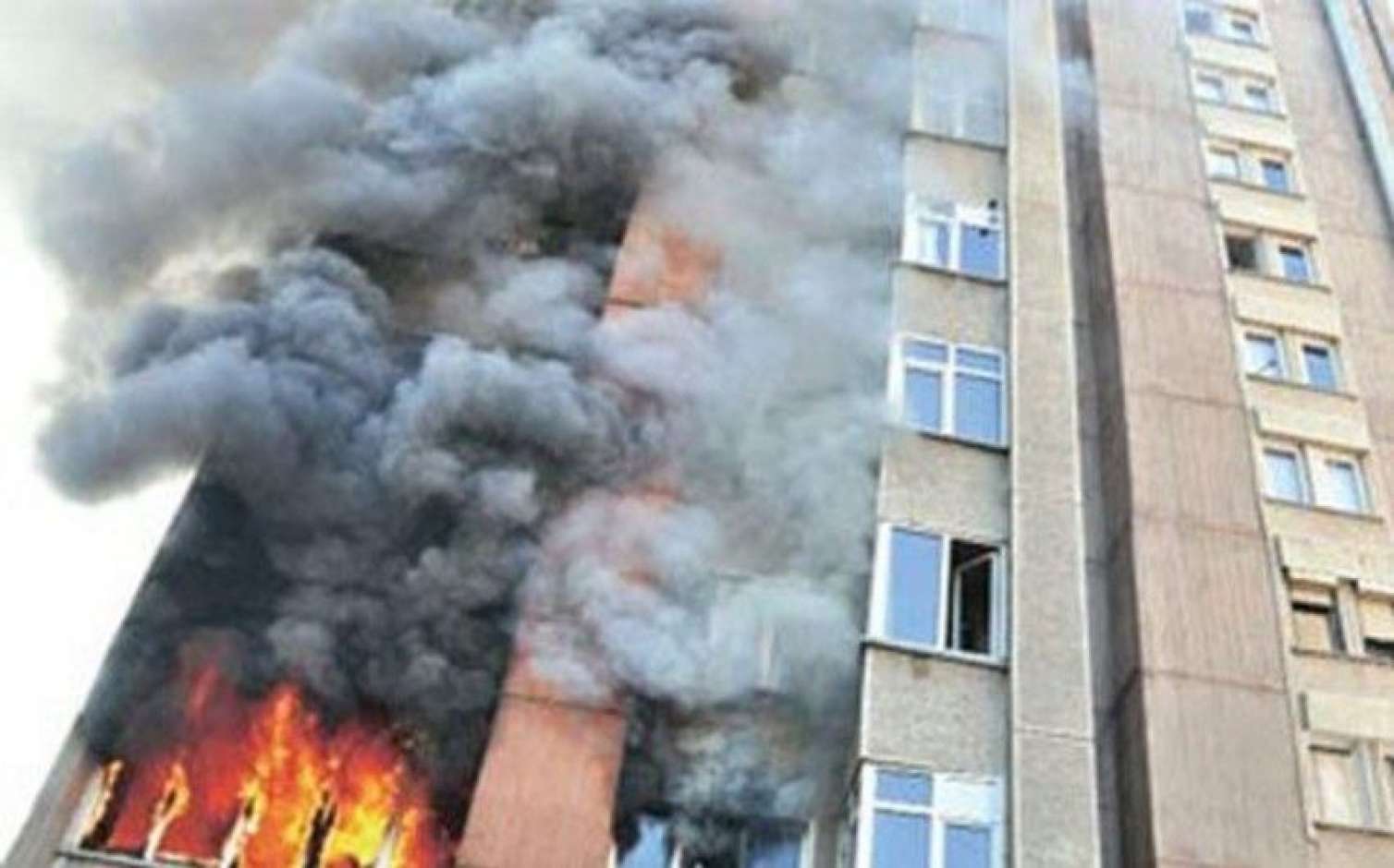 Ceyranbatanda yaşayış binasında yanğın  