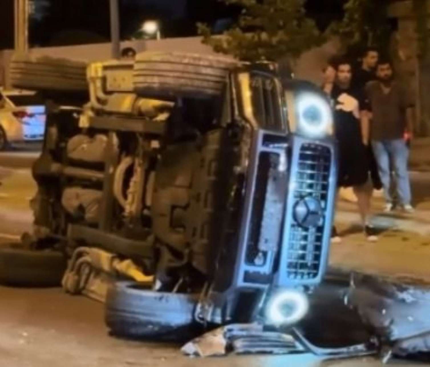 Bakıda "Gelandewagen" aşdı - VİDEO 